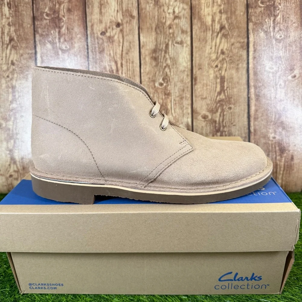 Clarks Shepton Desert Boot Mens Size 9 M Taupe Distressed Suede Chukka